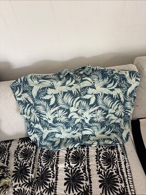 Rip Curl Tropical Leaf Button-Front Top in Teal and Cream